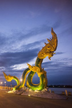 bir Phayanak veya Tayland Mekong Nehri Naga heykeli
