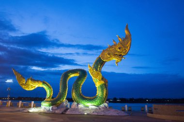 bir Phayanak veya Tayland Mekong Nehri Naga heykeli