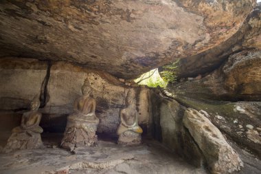 Tarih öncesi mağara ve Stone Park Tayland