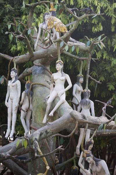 Wat Baan Waeng se sochami buddhistické peklo a nebe — Stock fotografie