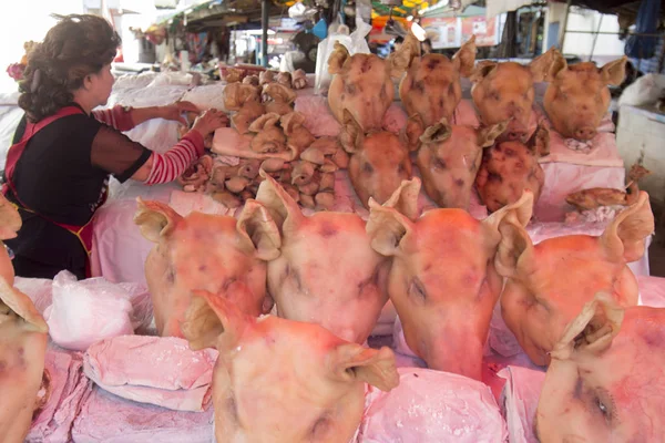 Pork head meat at the market — Stock Photo, Image