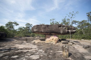 Tarih öncesi mağara ve Stone Park Tayland