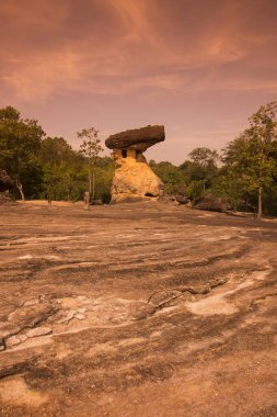 Tarih öncesi mağara ve Stone Park Tayland