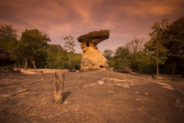 Tarih öncesi mağara ve Stone Park Tayland