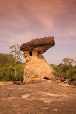 Tarih öncesi mağara ve Stone Park Tayland