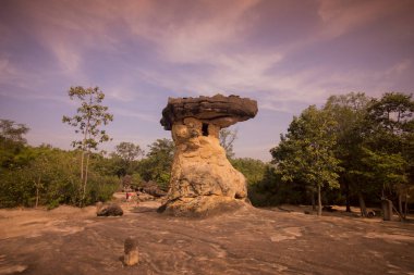 Tarih öncesi mağara ve Stone Park Tayland