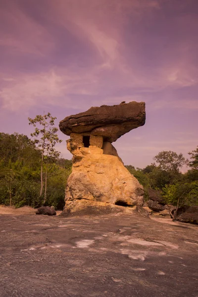 La grotte préhistorique et Stone Park en Thaïlande — Photo