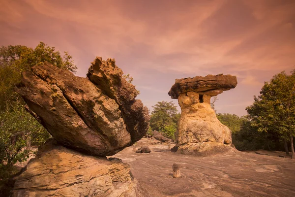 Prehistorické jeskyně a Stone Park v Thajsku — Stock fotografie