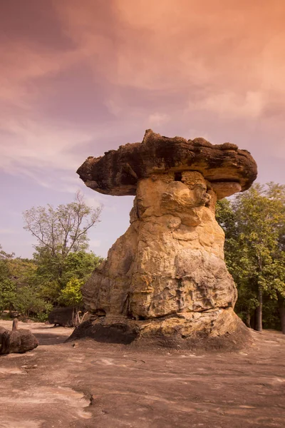 La grotte préhistorique et Stone Park en Thaïlande — Photo