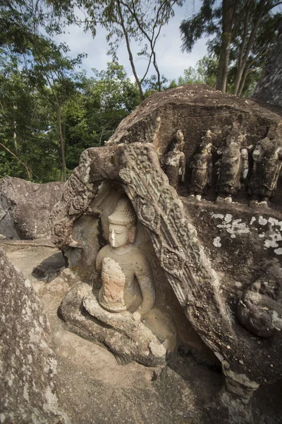 Доисторический парк пещер и камней в Таиланде — стоковое фото