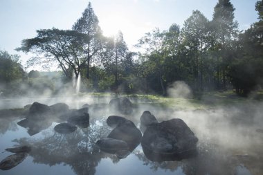 Kaplıcalar nationalpark Chae oğul Tayland içinde