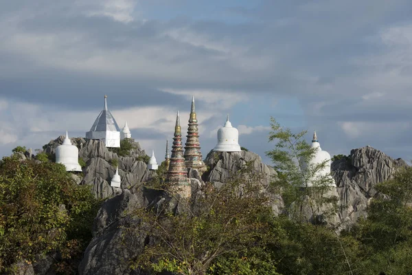 El templo de Wat Chalermprakiet Prajomklao Rachanusorn en Tailandia — Foto de Stock