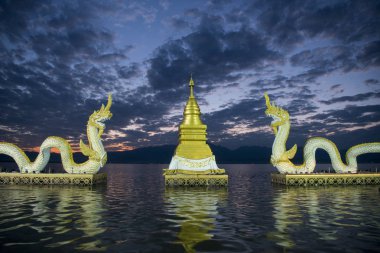 Phayanak veya Naga heykel Tayland