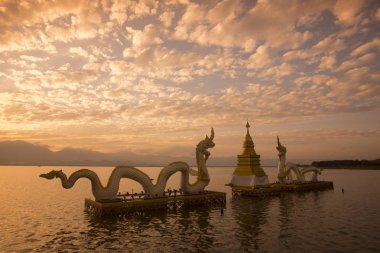 Phayanak veya Naga heykel Tayland