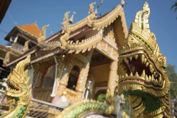 O Wat chedi sao lang perto da cidade de Lampang, na Tailândia — Fotografia de Stock