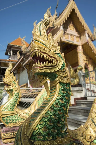 Wat chedi sao lang poblíž města Lampang, Thajsko — Stock fotografie