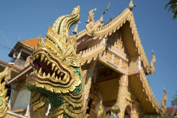 De Wat chedi sao lang in de buurt van de stad van Lampang in Thailand — Stockfoto