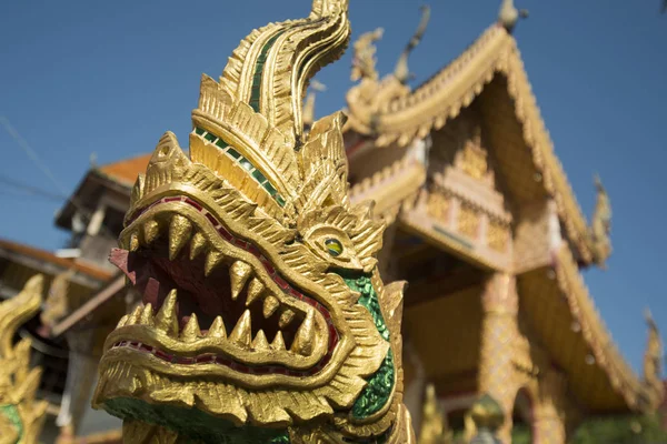 O Wat chedi sao lang perto da cidade de Lampang, na Tailândia — Fotografia de Stock