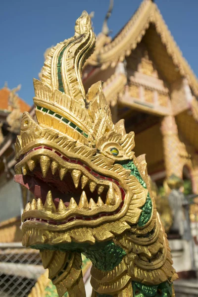 Wat chedi sao lang w pobliżu miasta Lampang w Tajlandii — Zdjęcie stockowe