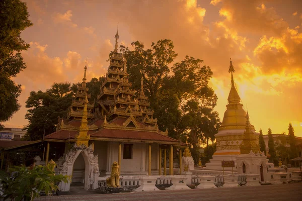 El Templo Wat Sri Chum en Tailandia — Foto de Stock