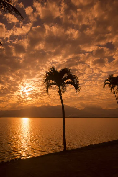 タイ ・ クワン パヤオ湖の風景 — ストック写真