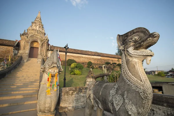 El Wat Prathat Lampang Luang en Tailandia —  Fotos de Stock