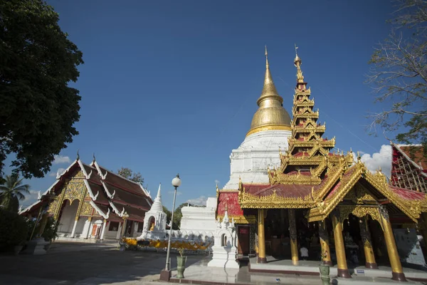 在泰国的 Phrakaewdontao 寺扫管笏 — 图库照片
