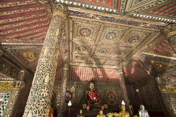 De wat Phrakaewdontao tempel in Thailand — Stockfoto