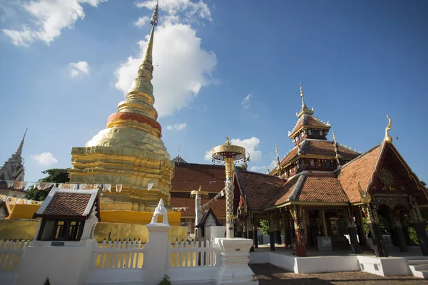 Wat Pongsanuk świątyni w Tajlandii — Zdjęcie stockowe