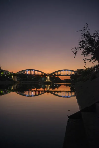 Мост Рацададисек на реке Ванг в Таиланде — стоковое фото