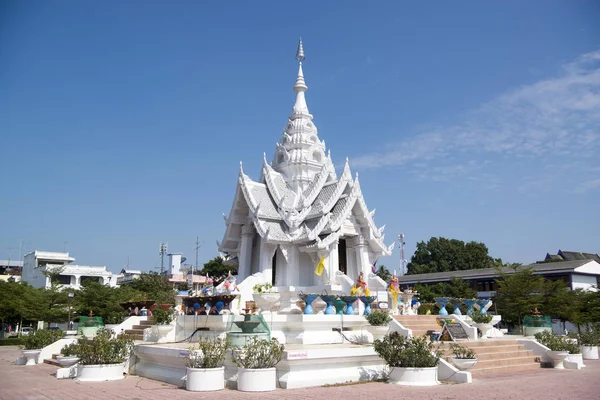 Памятник в городе Пхаяо в Таиланде — стоковое фото