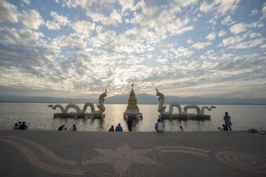 Phayanak veya Naga heykel Tayland