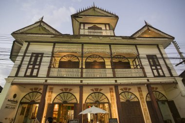 eski woodhouse Mong Ngoauy günah bina Tayland