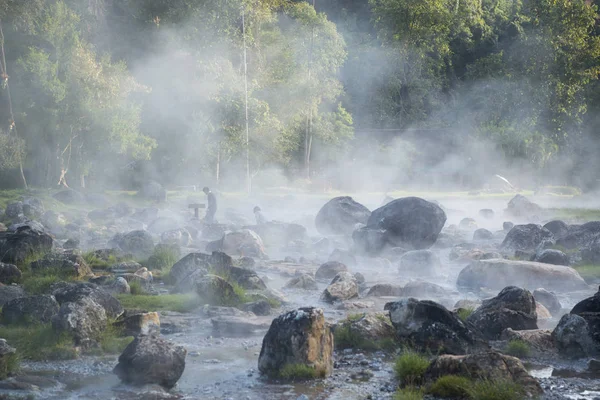 The hot springs in the nationalpark of Chae Son in Thailand — Stock Photo, Image