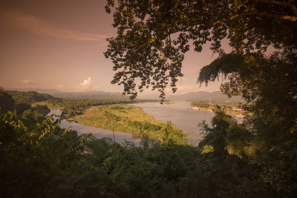 Řeka Mekong v oblasti zlatého trojúhelníku — Stock fotografie