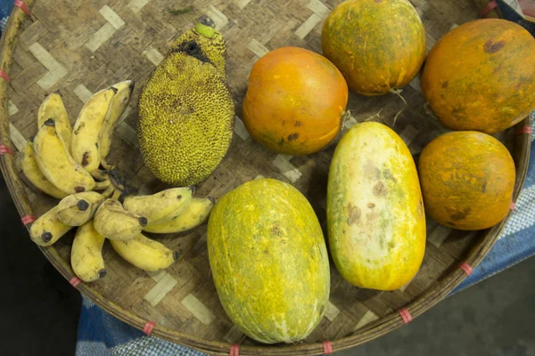 치 앙 라이의 도시에 있는 시장에서 과일 — 스톡 사진
