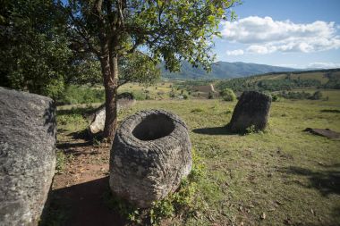 Düz kavanozlar, Laos