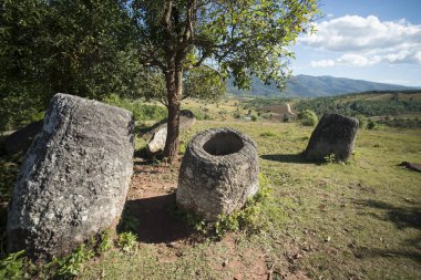 Düz kavanozlar, Laos