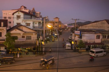 Phonsavan kasaba bir yol