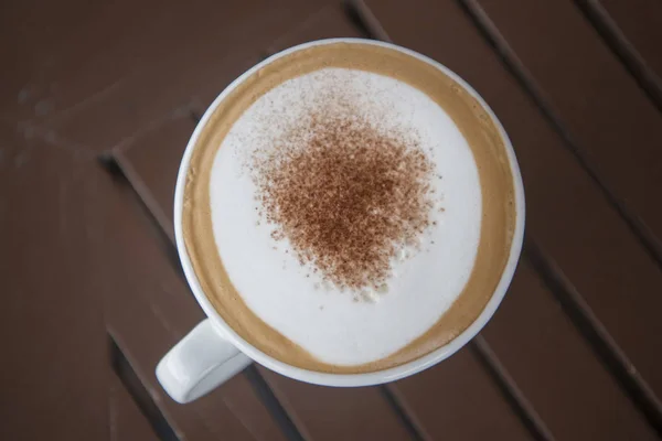 Un capuchino de café en la cafetería amazónica — Foto de Stock