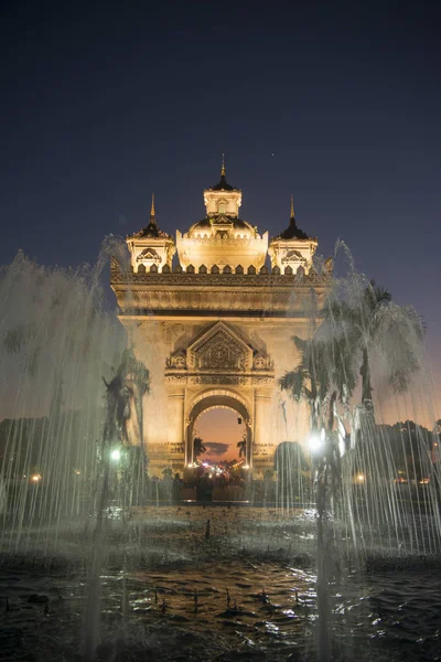 El arco patuxai en la ciudad de vientiane — Foto de Stock