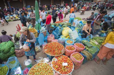 insanlar Taalat Sao Market