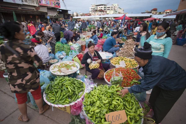 人们在 Taalat 圣保罗市场 — 图库照片