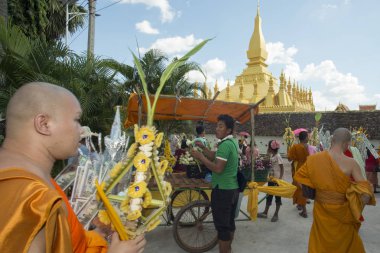 bir dükkan Pha ki Luang Festivali'nde yapılan bir törenle 