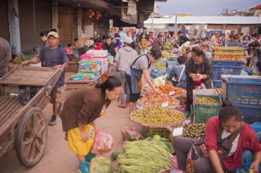 insanlar Taalat Sao Market