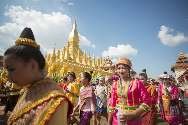 Pessoas no Festival de Pha That Luang — Fotografia de Stock