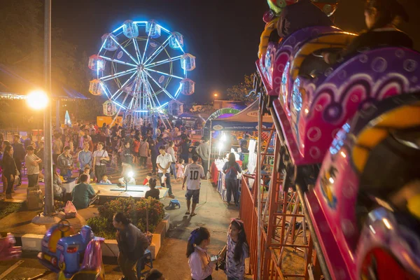 Childerns park at the Pha That Luang Festival — Stock Photo, Image