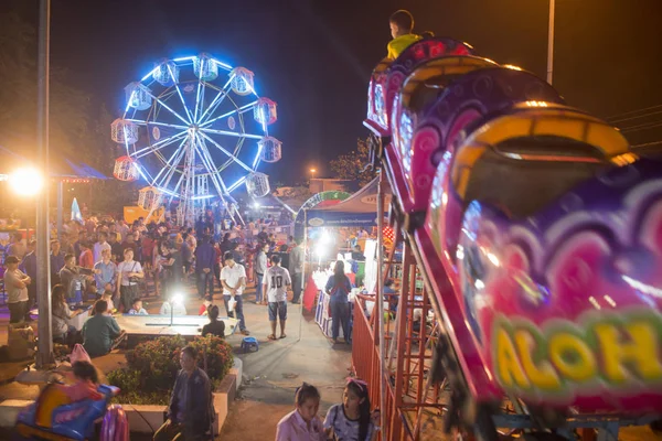 Childerns park op het Pha dat Luang Festival — Stockfoto
