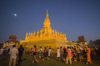 İnsanlara Pha o Luang Festivali