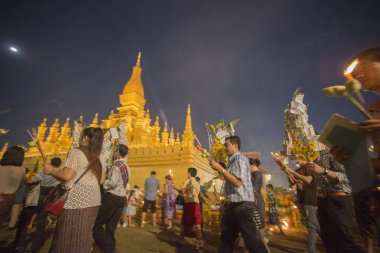 İnsanlara Pha o Luang Festivali